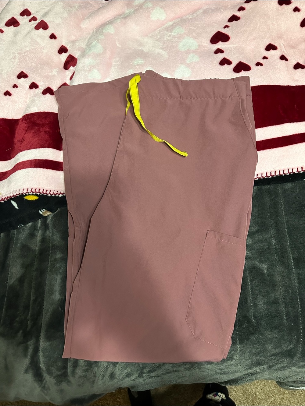 Women’s scrub Pants in Dusty Rose size XL